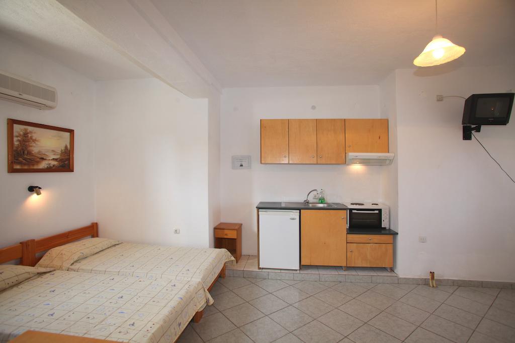 Alexandros Rooms & Studios Skopelos stad Rum bild