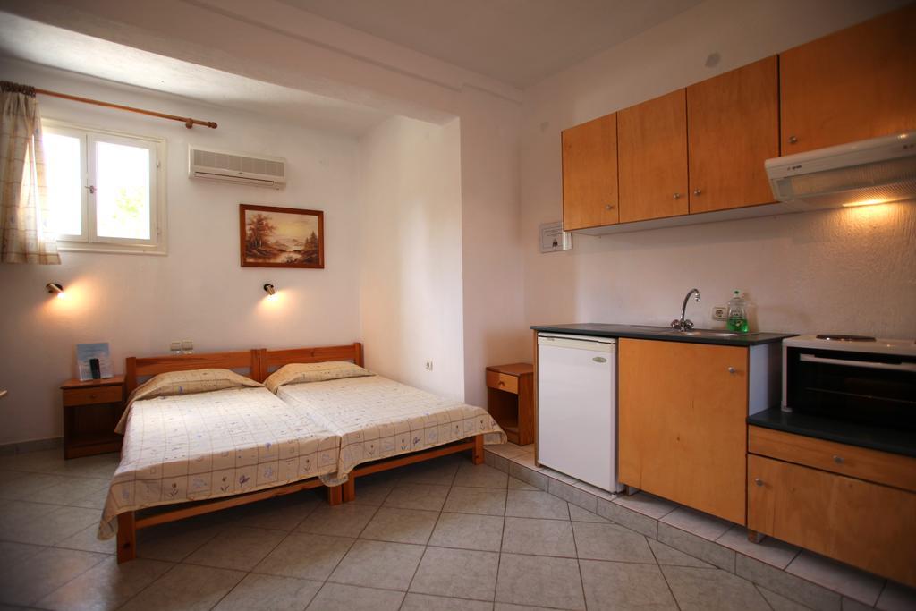 Alexandros Rooms & Studios Skopelos stad Rum bild