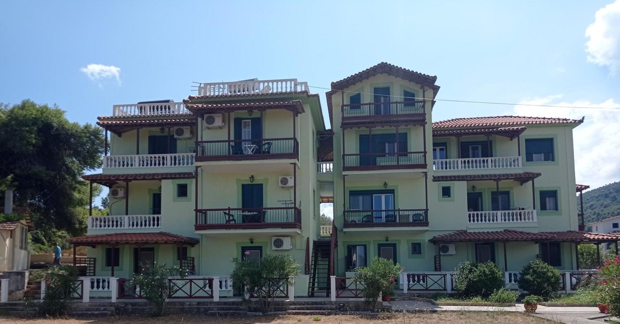 Alexandros Rooms & Studios Skopelos stad Exteriör bild