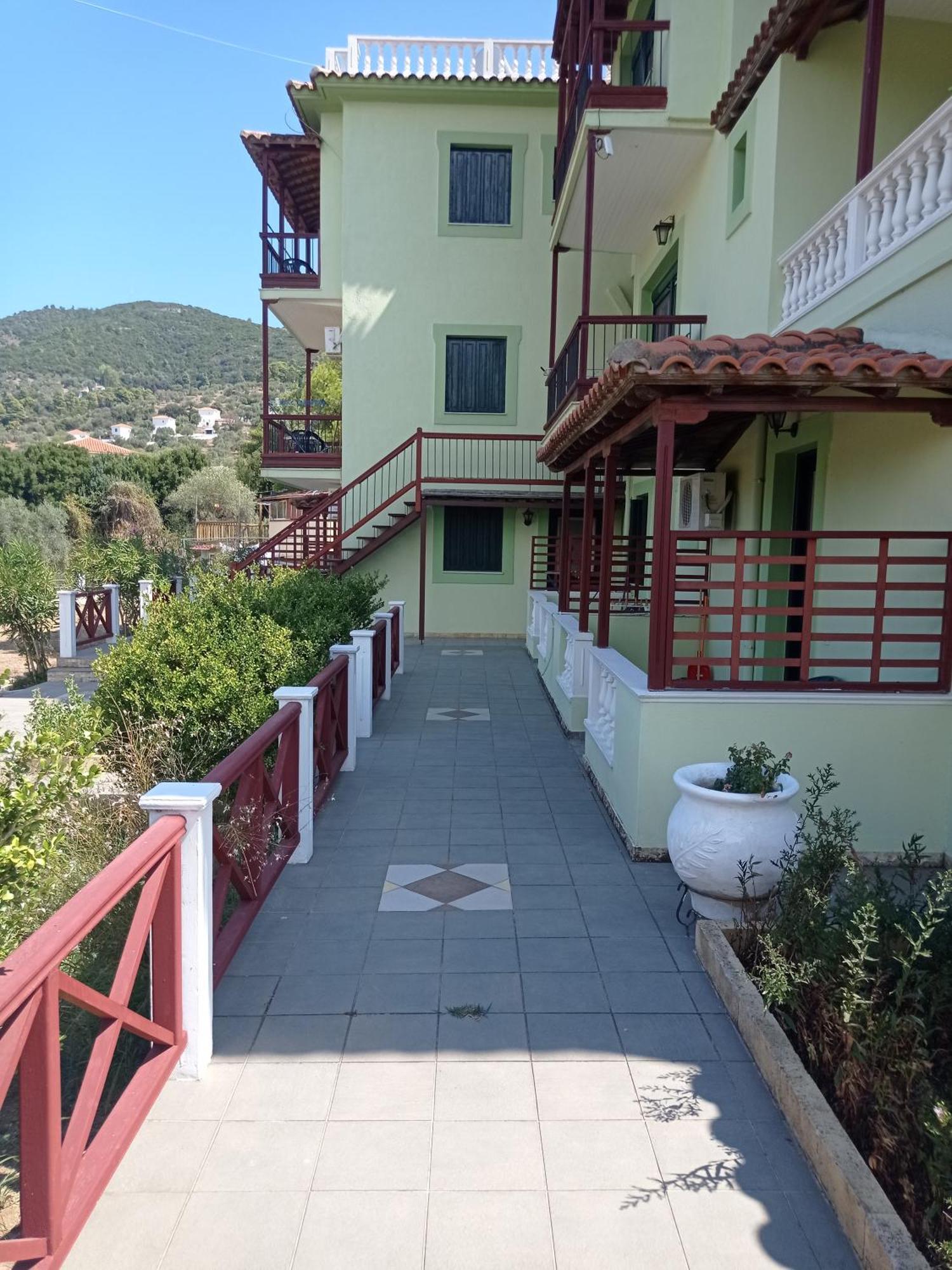 Alexandros Rooms & Studios Skopelos stad Exteriör bild