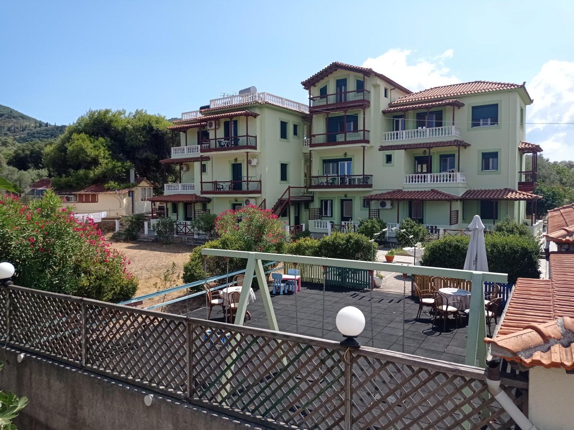 Alexandros Rooms & Studios Skopelos stad Exteriör bild