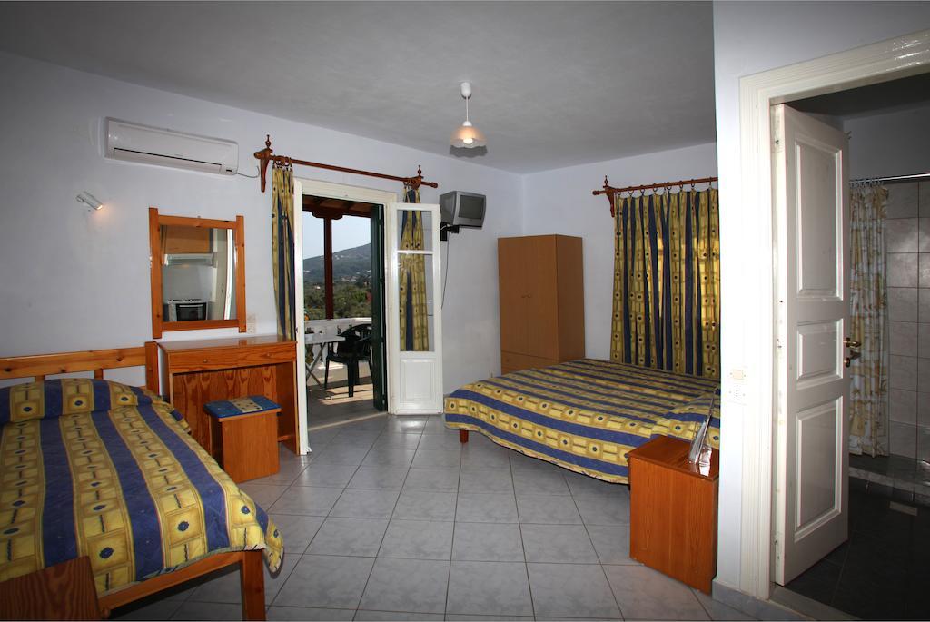 Alexandros Rooms & Studios Skopelos stad Exteriör bild