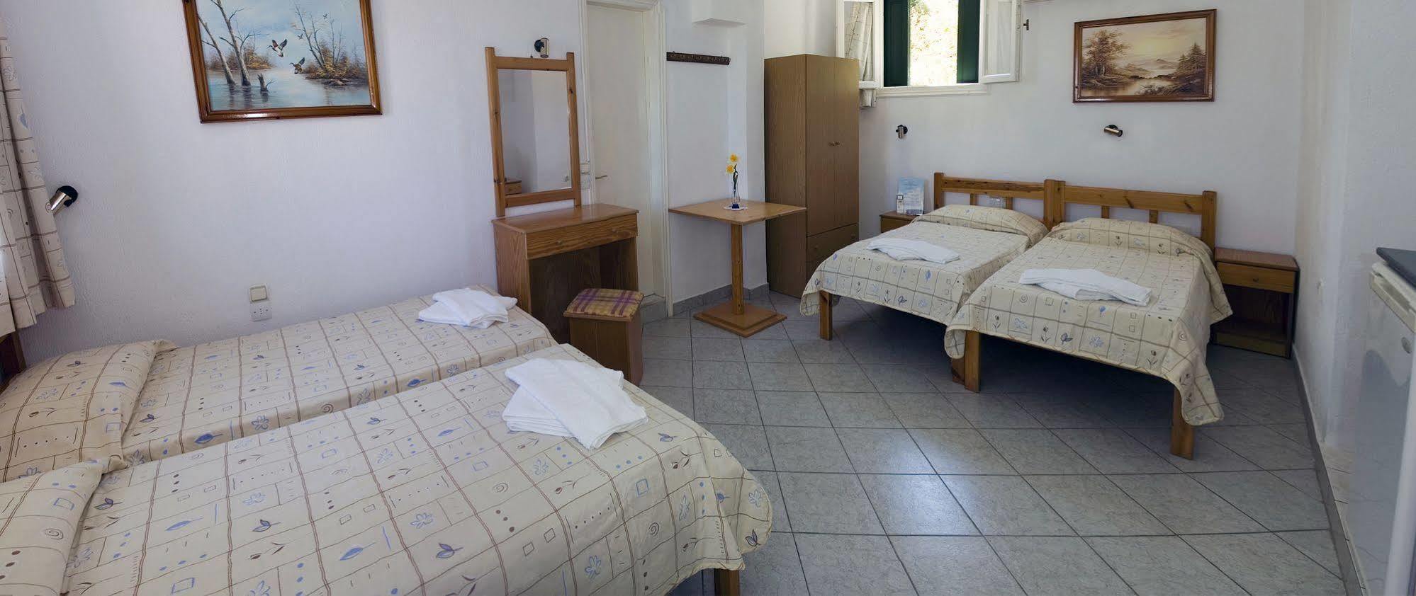 Alexandros Rooms & Studios Skopelos stad Exteriör bild