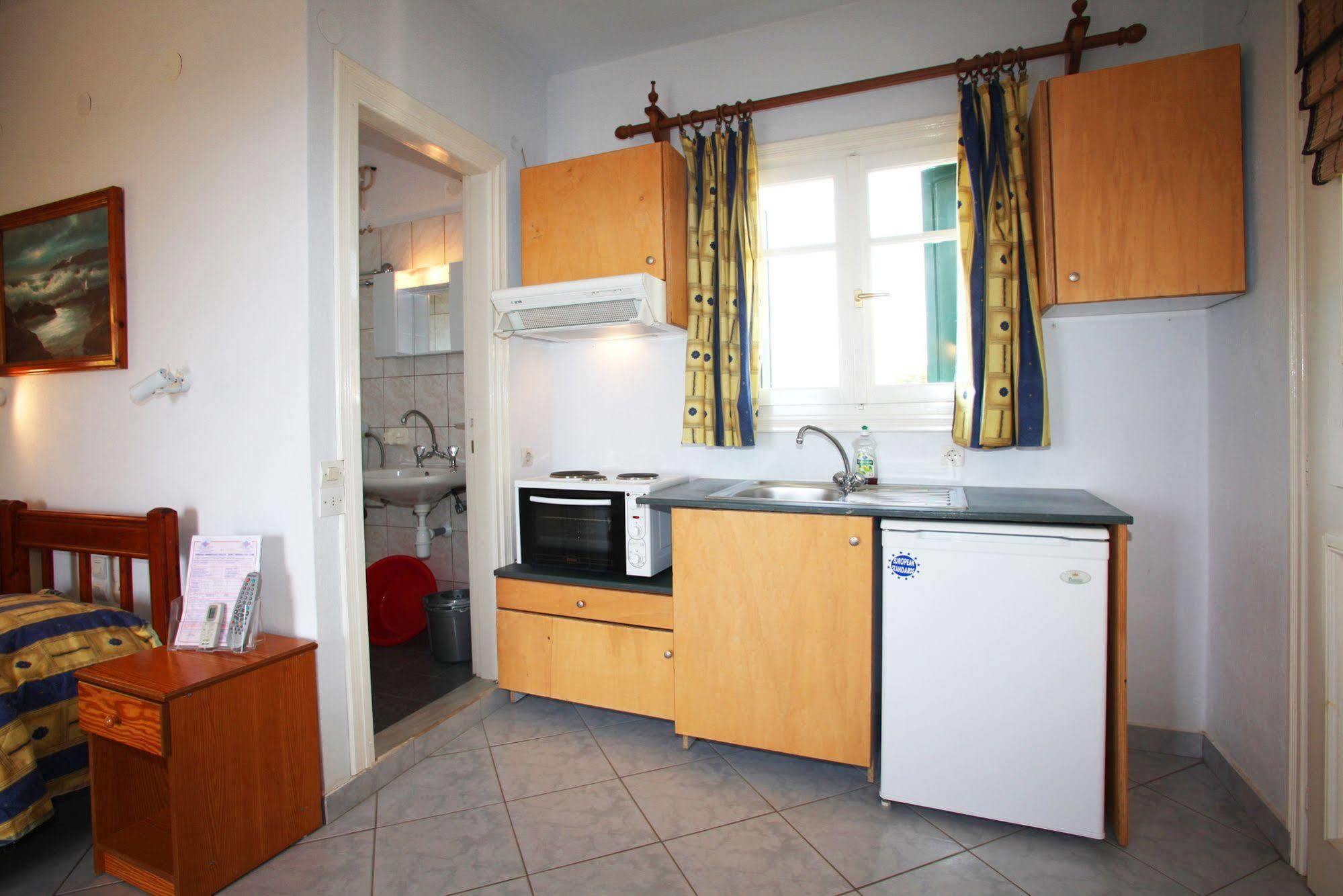 Alexandros Rooms & Studios Skopelos stad Exteriör bild