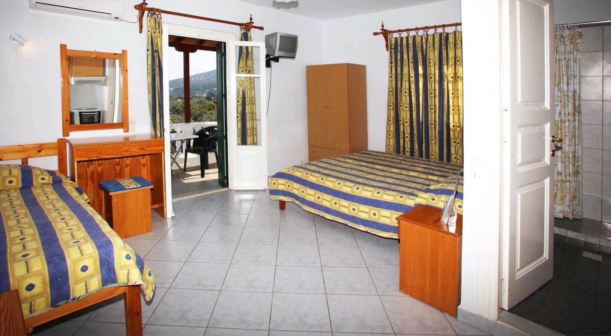 Alexandros Rooms & Studios Skopelos stad Exteriör bild
